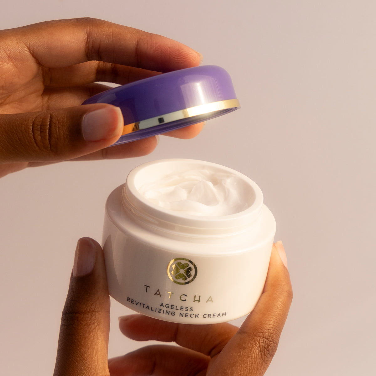 AgelessNeckCream-pdp-Model-Hand-1200x1200_5a90735c-355c-4e5e-9228-763b28b1c5b3.jpg