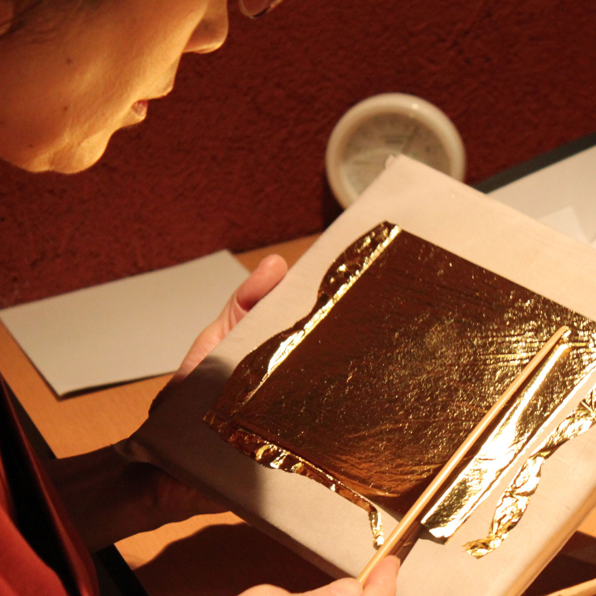 Gold-pdp-Craftmanship-Material-1200x1200_d0d9643f-1e4c-4c6c-a011-4338ae8075b6.jpg