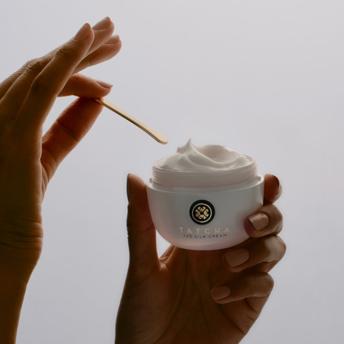 SilkCream-Aug26-Ppage-HandHold_d9f07015-1ed9-4e5c-bcf5-10fb2d2d570d.jpg
