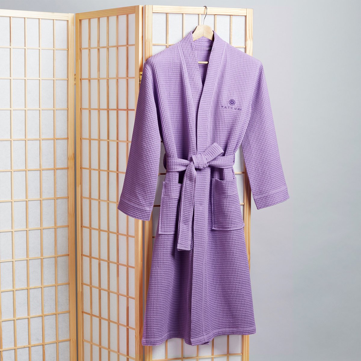 Tatcha-Robe-pdp-Craftmanship-1200x1200_506ebd55-5394-4af0-86c8-df8a24ccc75f.jpg